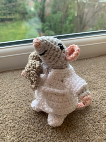 Mouse in a Suitcase Crochet Pattern